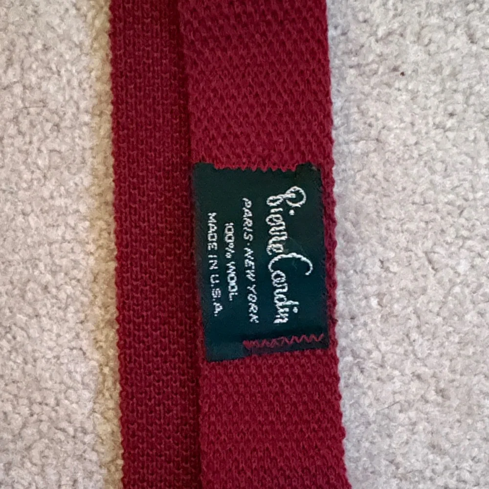 Boys Pierre Cardin Burgundy clip-on Knit, wool Tie.